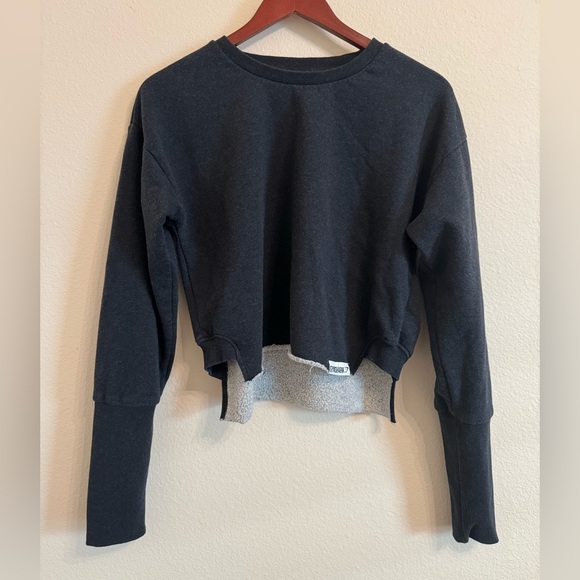 Gymshark Tops - Gymshark Cropped sweatshirt top